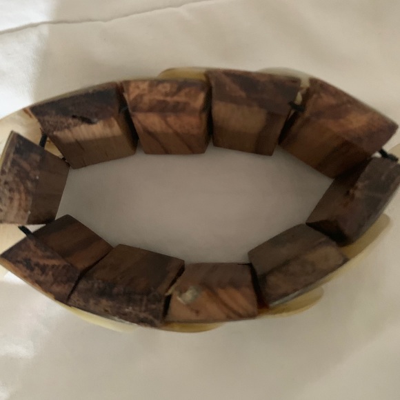 Shell necklace - Picture 3 of 3